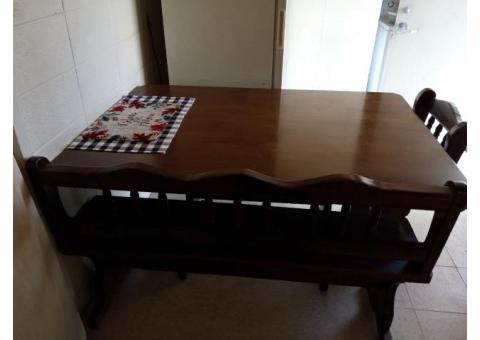 Solid oakdining room table w/bench
