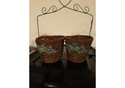 Wall hanging baskets with metal trim